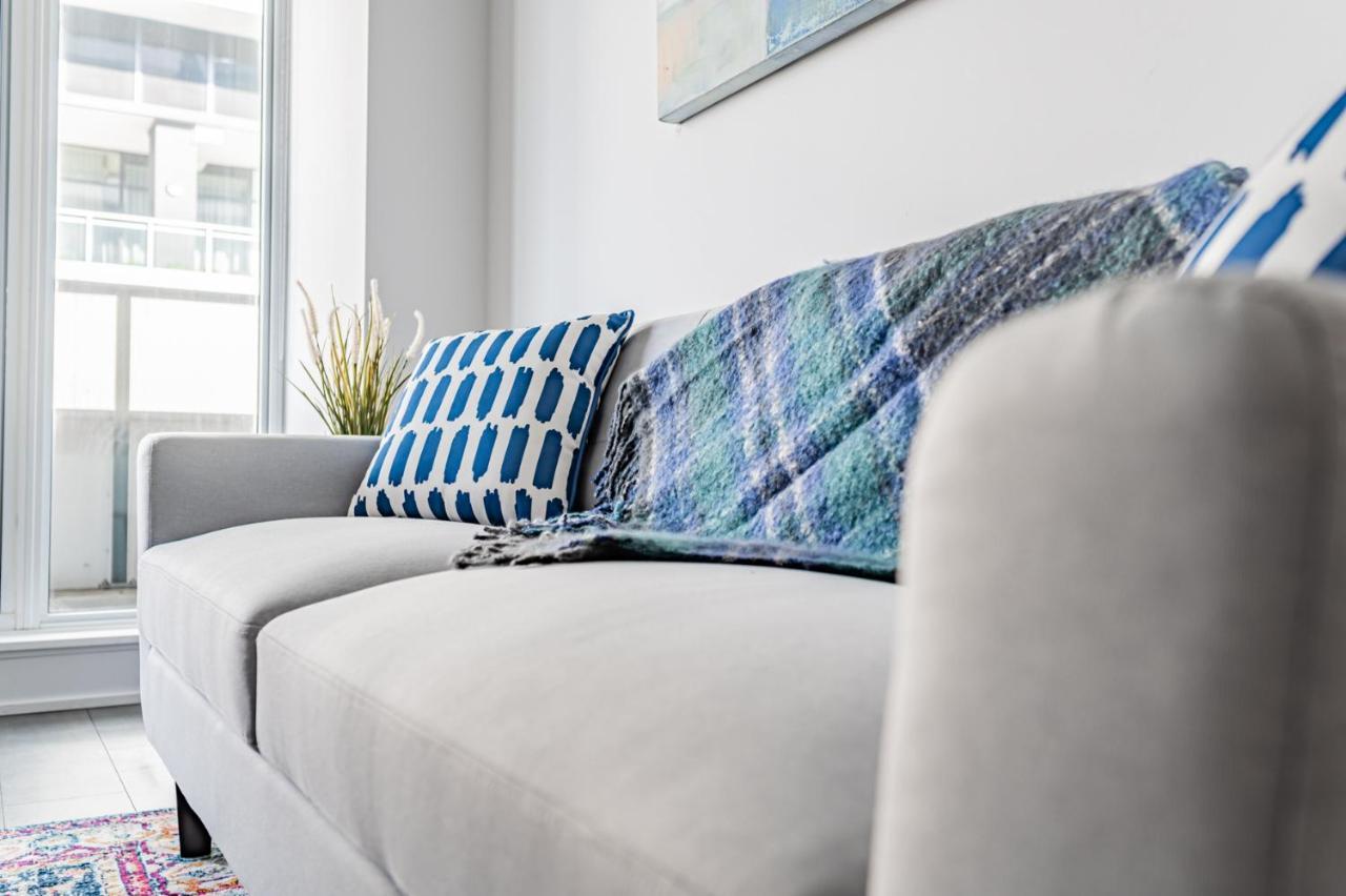 Condo In Parklawn & Lake Shore With Free Parking Close To Airport Toronto Exterior photo