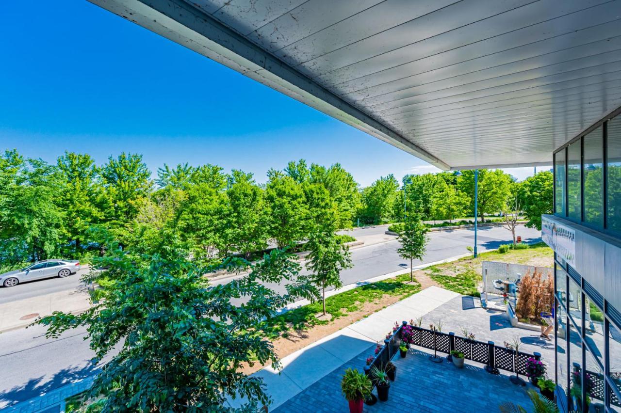 Condo In Parklawn & Lake Shore With Free Parking Close To Airport Toronto Exterior photo