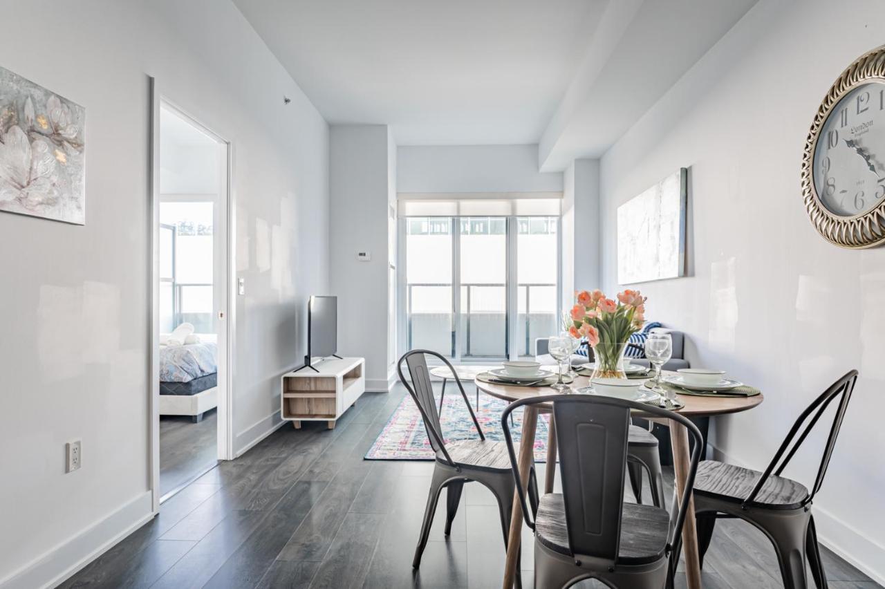 Condo In Parklawn & Lake Shore With Free Parking Close To Airport Toronto Exterior photo