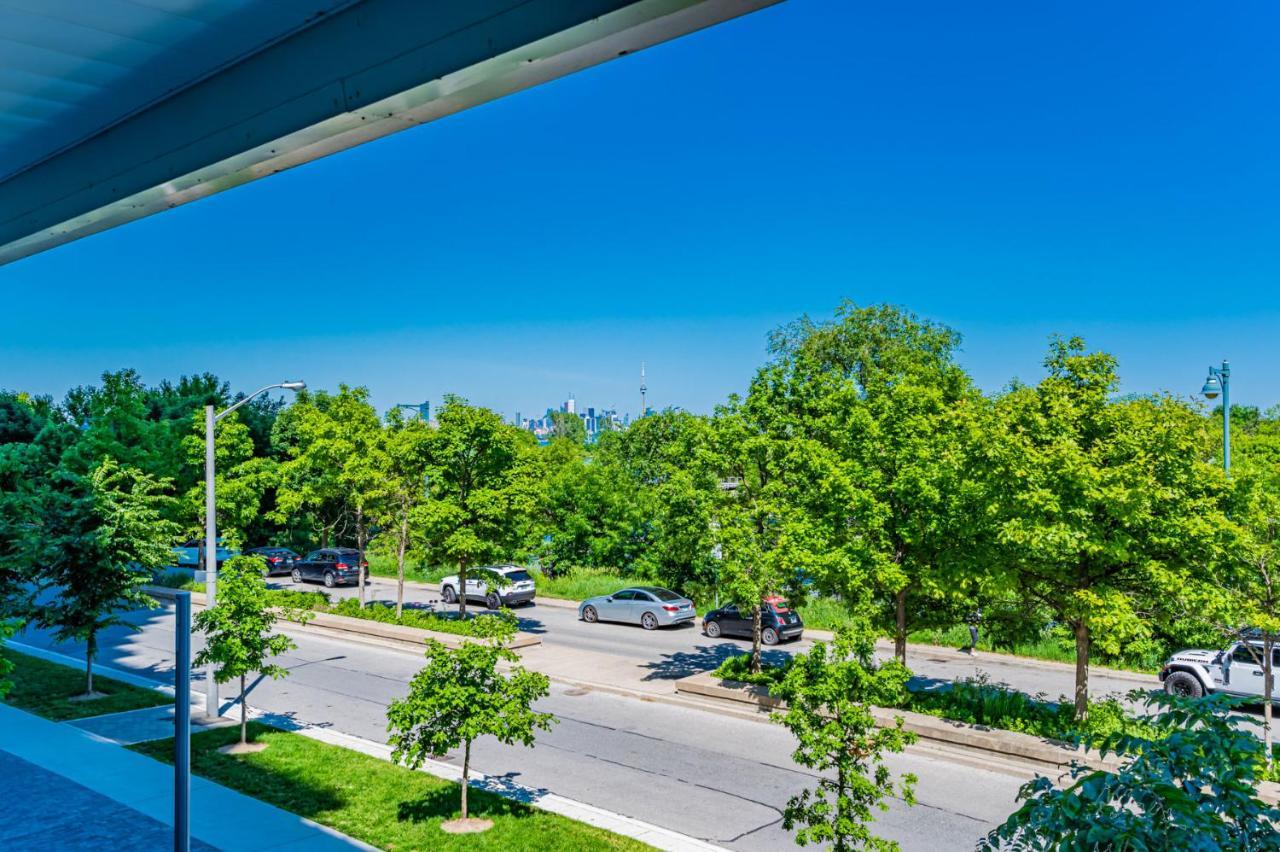 Condo In Parklawn & Lake Shore With Free Parking Close To Airport Toronto Exterior photo