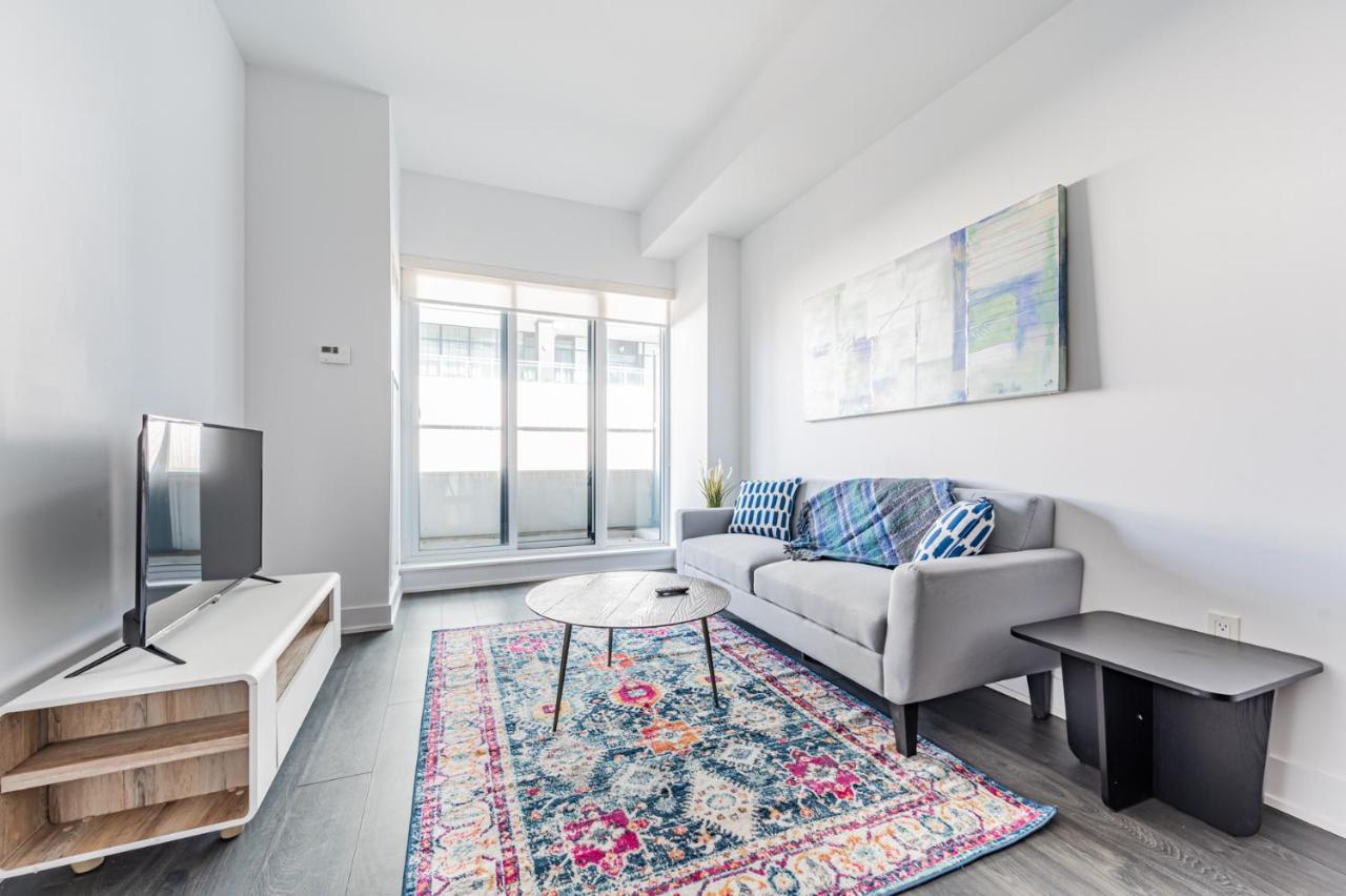 Condo In Parklawn & Lake Shore With Free Parking Close To Airport Toronto Exterior photo