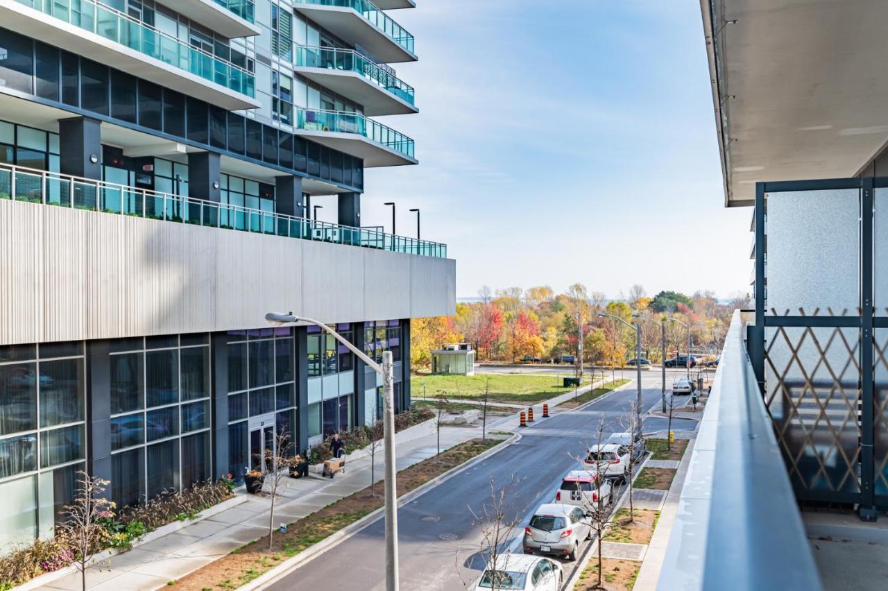Condo In Parklawn & Lake Shore With Free Parking Close To Airport Toronto Exterior photo
