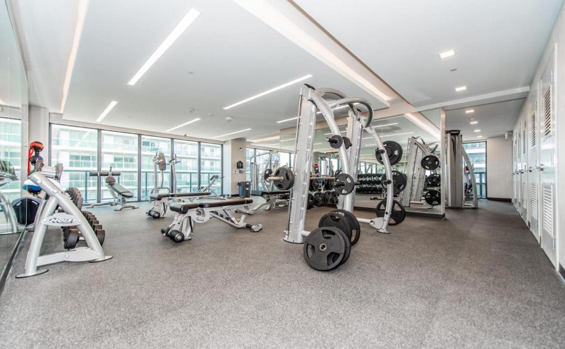 Condo In Parklawn & Lake Shore With Free Parking Close To Airport Toronto Exterior photo