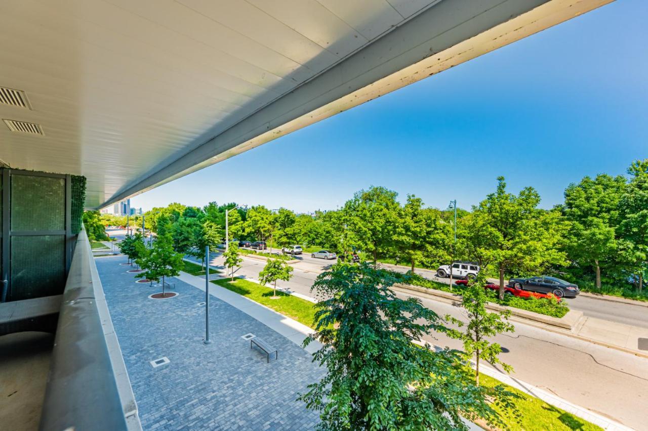 Condo In Parklawn & Lake Shore With Free Parking Close To Airport Toronto Exterior photo