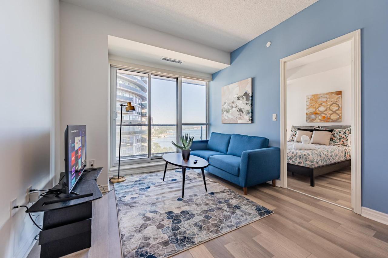 Condo In Parklawn & Lake Shore With Free Parking Close To Airport Toronto Exterior photo