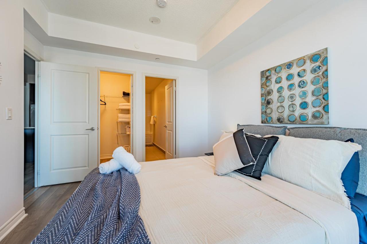 Condo In Parklawn & Lake Shore With Free Parking Close To Airport Toronto Exterior photo